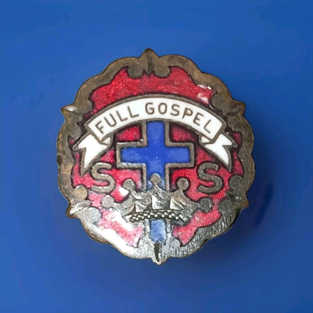 VTG FULL GOSPEL TABERNACLE Sunday School CHURCH Lapel PIN Cross In Middletown Oh